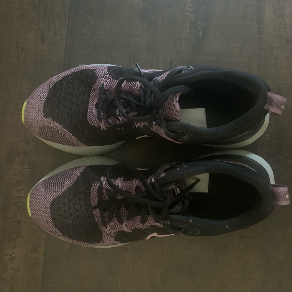 Nike react flyknit shoes
